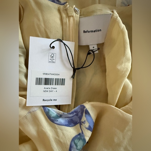 Reformation Anelis Dress in New Day - Picture 7 of 10